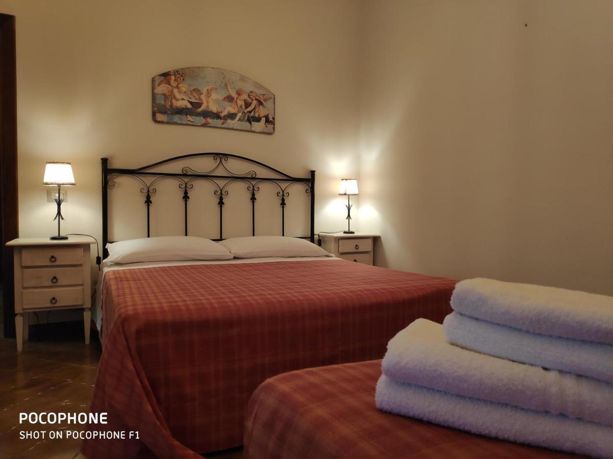 アルベロベッロ Le Corti Del Casale Bed & Breakfast エクステリア 写真