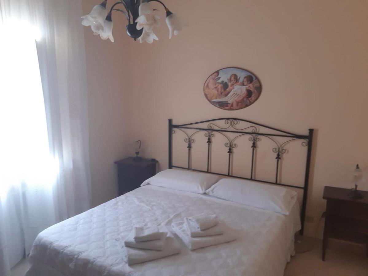 アルベロベッロ Le Corti Del Casale Bed & Breakfast エクステリア 写真